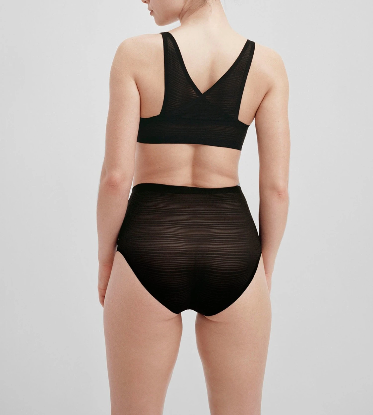 Chantelle Bralette à Coques Sans Armatures Soft Stretch Stripes Noir 2 Chantelle Bralette à Coques Sans Armatures Soft Stretch Stripes Noir – Image 2