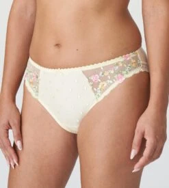 PRIMA DONNA Slip Brésilien Brodé Sedaine French Vanilla -Calida Soldes Magasin slip bresilien brode sedaine french vanilla 3