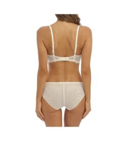 Wacoal Slip Brésilien Lace Perfection Gardenia -Calida Soldes Magasin slip bresilien lace perfection gardenia 5