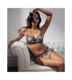 Wacoal Soutien-gorge Armatures Florilège Inky Flower 9 Wacoal Soutien-gorge Armatures Florilège Inky Flower -Calida Soldes Magasin soutien gorge armatures florilege inky flower 4